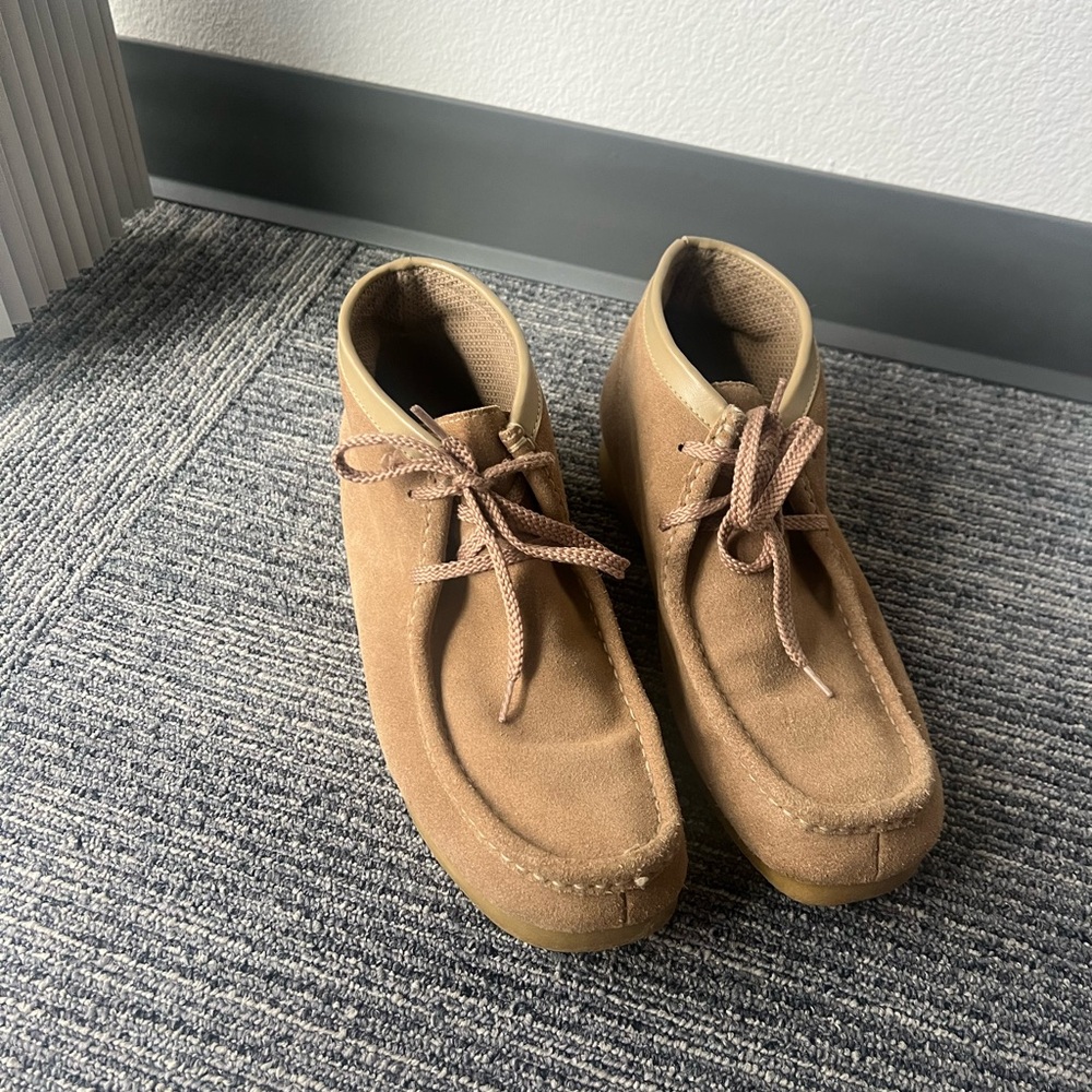 Men's Chukka Boots in Brown Suede - Picture 2 of 7